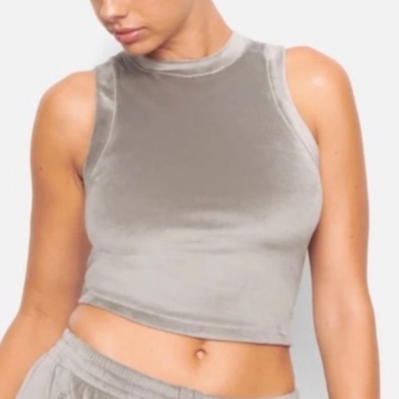 Skim Tops - Skim woman’s velour tank top